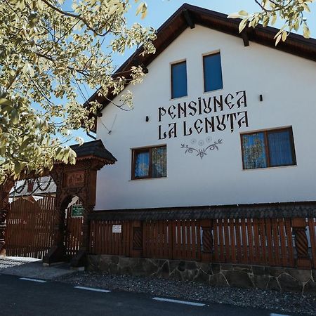 Pensiunea La Lenuta Onceşti Eksteriør billede